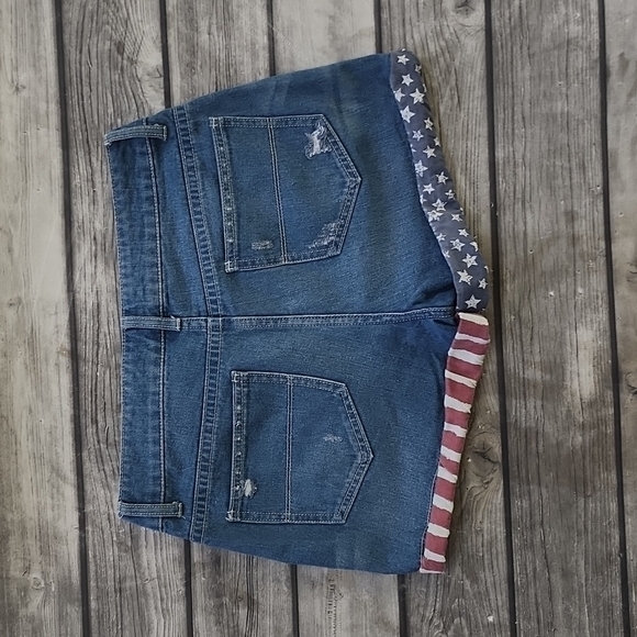 Lincoln Outfitters Distressed Stars and Stripes Denim Jean Shorts Sz 10 - Picture 5 of 5